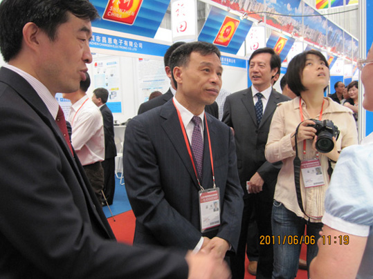 麻豆看片入口科技小额电子支付解决方案亮相“昆交会”